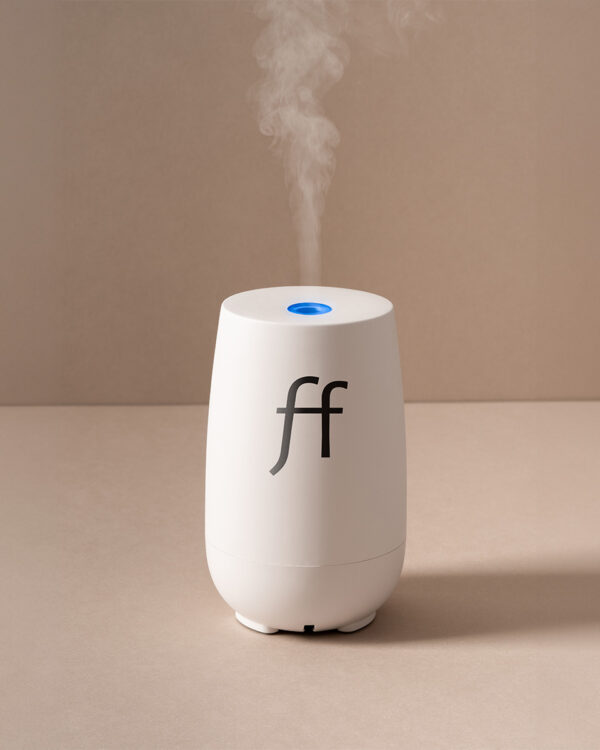 gift pack — diffuser and essential oil